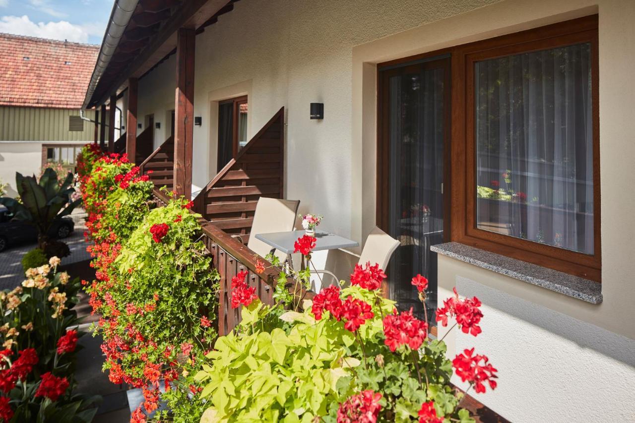 Hotel Garni Sonnenhof Reichenberg  外观 照片