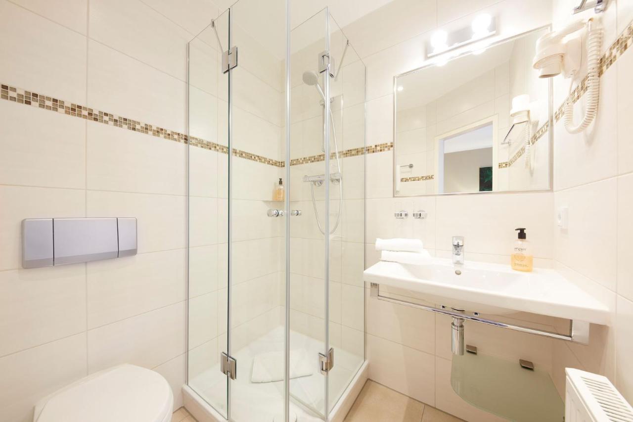 Hotel Garni Sonnenhof Reichenberg  外观 照片