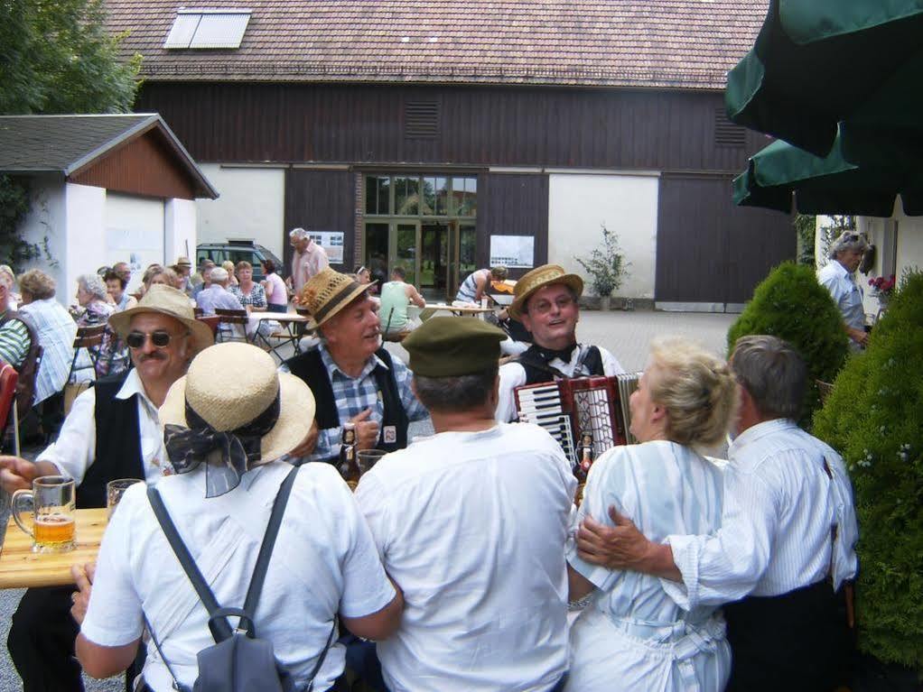 Hotel Garni Sonnenhof Reichenberg  外观 照片