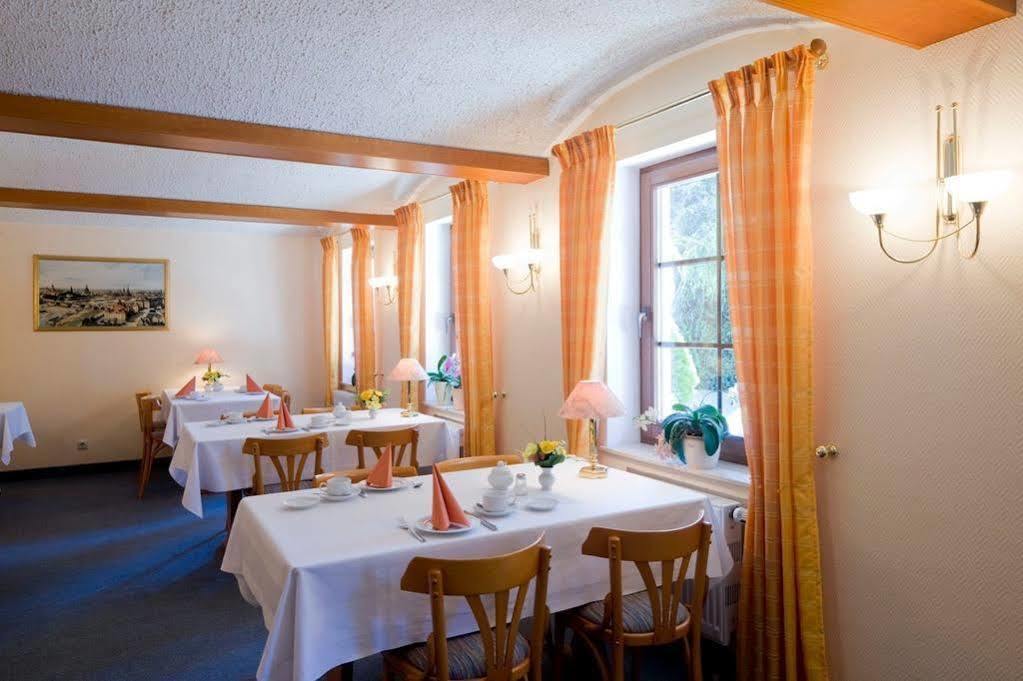 Hotel Garni Sonnenhof Reichenberg  外观 照片